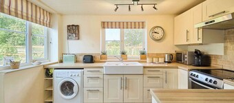 Host & Stay | Pebble Cottage