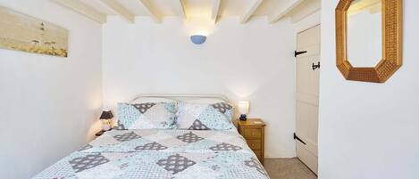 3 chambres, fer et planche à repasser, draps fournis