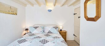 Host & Stay | Pebble Cottage