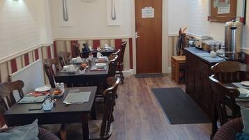 Daily English breakfast (GBP 5.00 per person)