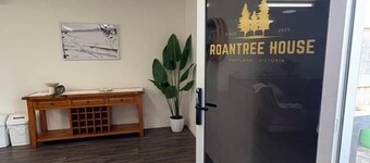 Roantree House •4BR •CBD •Sleeps 10 •Secure yard