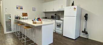 Roantree House •4BR •CBD •Sleeps 10 •Secure yard