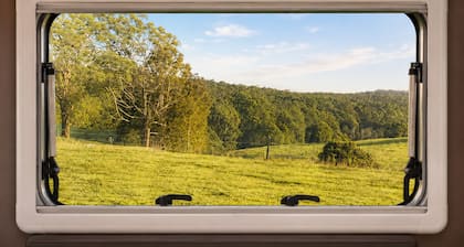 Romantic Caravan Glamping Retreat in Rawson, Gippsland