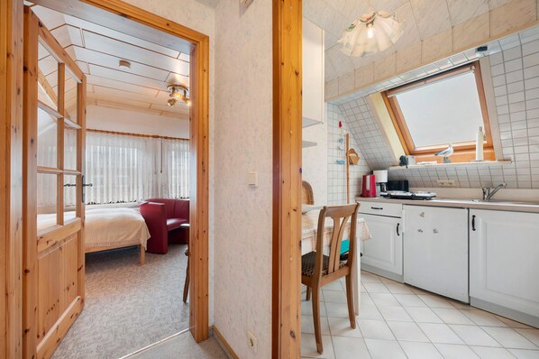 1 bedroom, WiFi, bed sheets