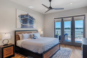 6 habitaciones, escritorio y tabla de planchar con plancha 