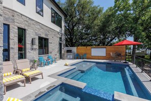 Outdoor pool, a heated pool