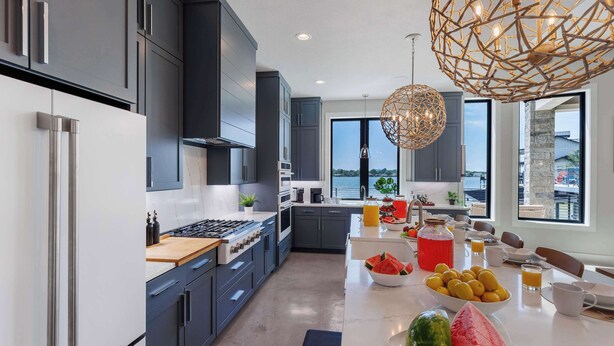 Kaffetrakter/tekoker, kjøleskap, mikrobølgeovn og ovn
