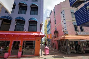 Exterior - Boutique Apartment Steps from Handelskade (Willemstad)