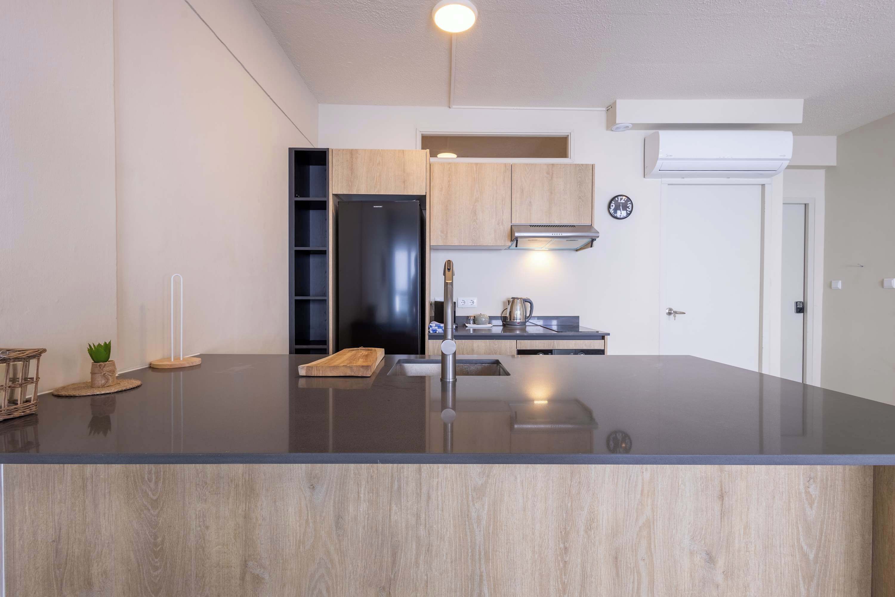 冰箱、烤箱、炉灶、厨具/餐具