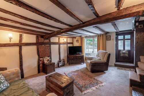 Magnolia Cottage, Character Cottage on the edge of the Blackdown Hills