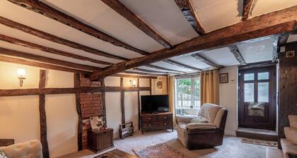 Magnolia Cottage, Character Cottage on the edge of the Blackdown Hills