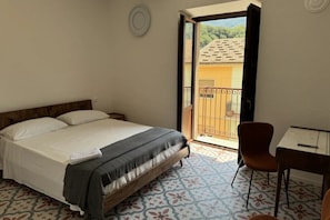 Superior-Doppelzimmer | Schreibtisch