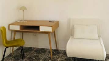 Superior Double Room | Desk