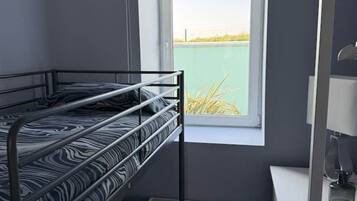 2 bedrooms, free WiFi, bed sheets