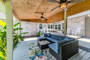 House, 4 Bedrooms | Terrace/patio