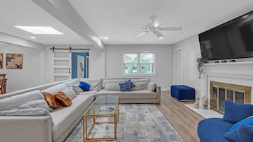 House, 4 Bedrooms | Living area