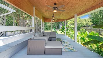 House, 4 Bedrooms | Terrace/patio