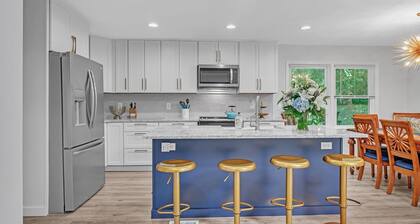 4BR Home Yard, Patio, Near Beach and UNCW