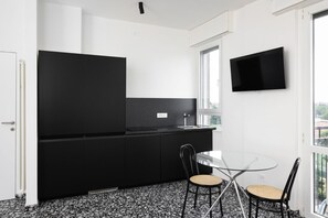 Mikrowelle, Geschirrspüler, Toaster, Eiswürfelbereiter