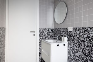 Douche, bidet