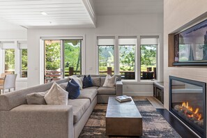 Living area - Chaparral 204 3 Bedroom Condo (Park City)