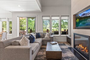 Living area - Chaparral 204 3 Bedroom Condo (Park City)