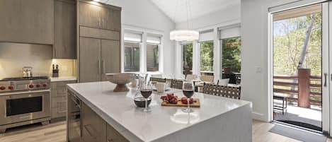 Condo, 3 Bedrooms | Private kitchen