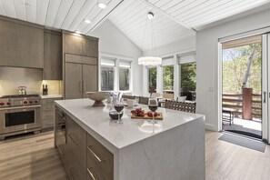 Lägenhet - 3 sovrum | Eget kök | Kylskåp, kaffe- och tebryggare och brödrost