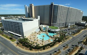 콘도, 침실 3개 | 외관