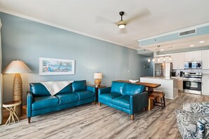 Condo, 3 Bedrooms | Living area