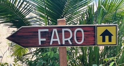 Charming 3-bedroom house with AC, WiFi in fantastic view on Saboga bay