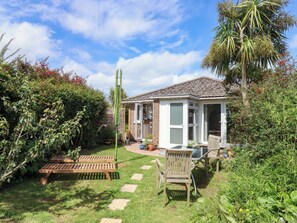 Outdoor dining - Rowan (Brixham)