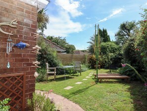 Outdoor dining - Rowan (Brixham)