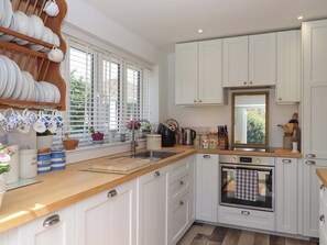 Dishwasher, cookware/dishes/utensils - Rowan (Brixham)