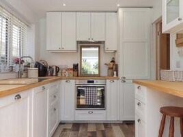Dishwasher, cookware/dishes/utensils