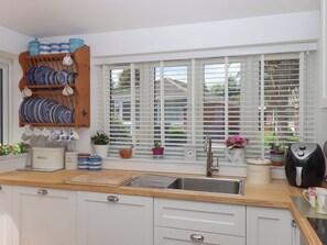 Dishwasher, cookware/dishes/utensils - Rowan (Brixham)