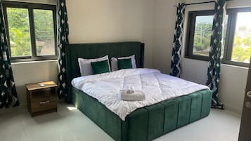 Deluxe Apartment, Air conditioning, Mountain View | Premium bedding, pillowtop beds, blackout drapes, soundproofing