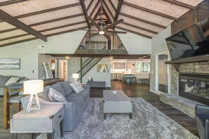 TV connectée, cheminée