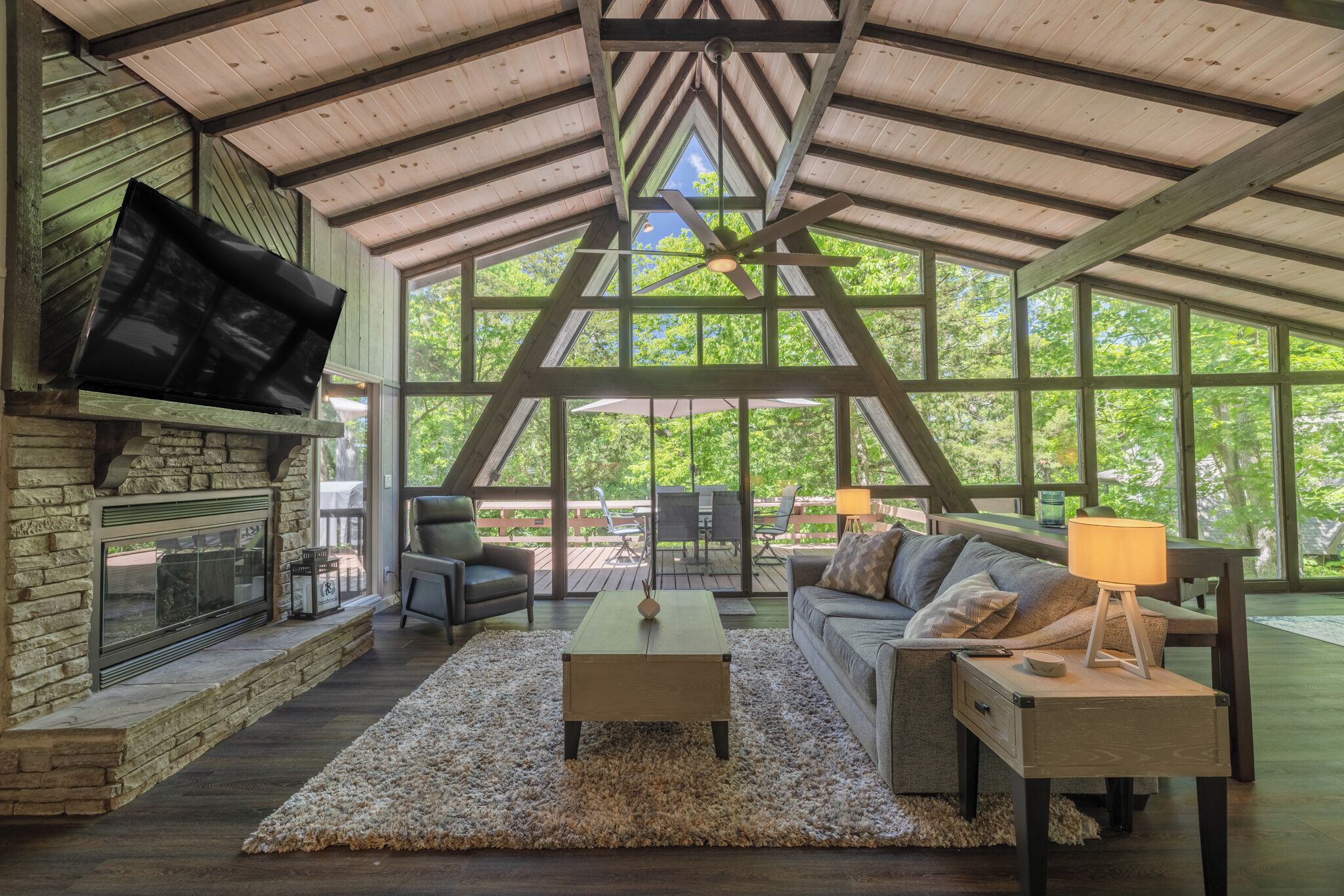 TV connectée, cheminée