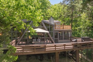Terrace/patio - Whitetail Waters by Innsbrook Vacations! (Innsbrook)