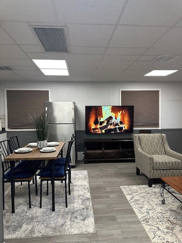 Soothing 3-bedroom apartment with AC in Farmingville