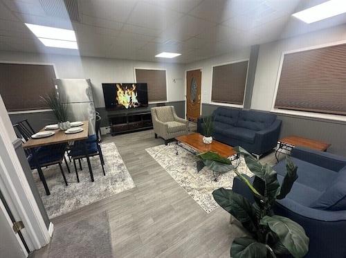 Soothing 3-bedroom apartment with AC in Farmingville