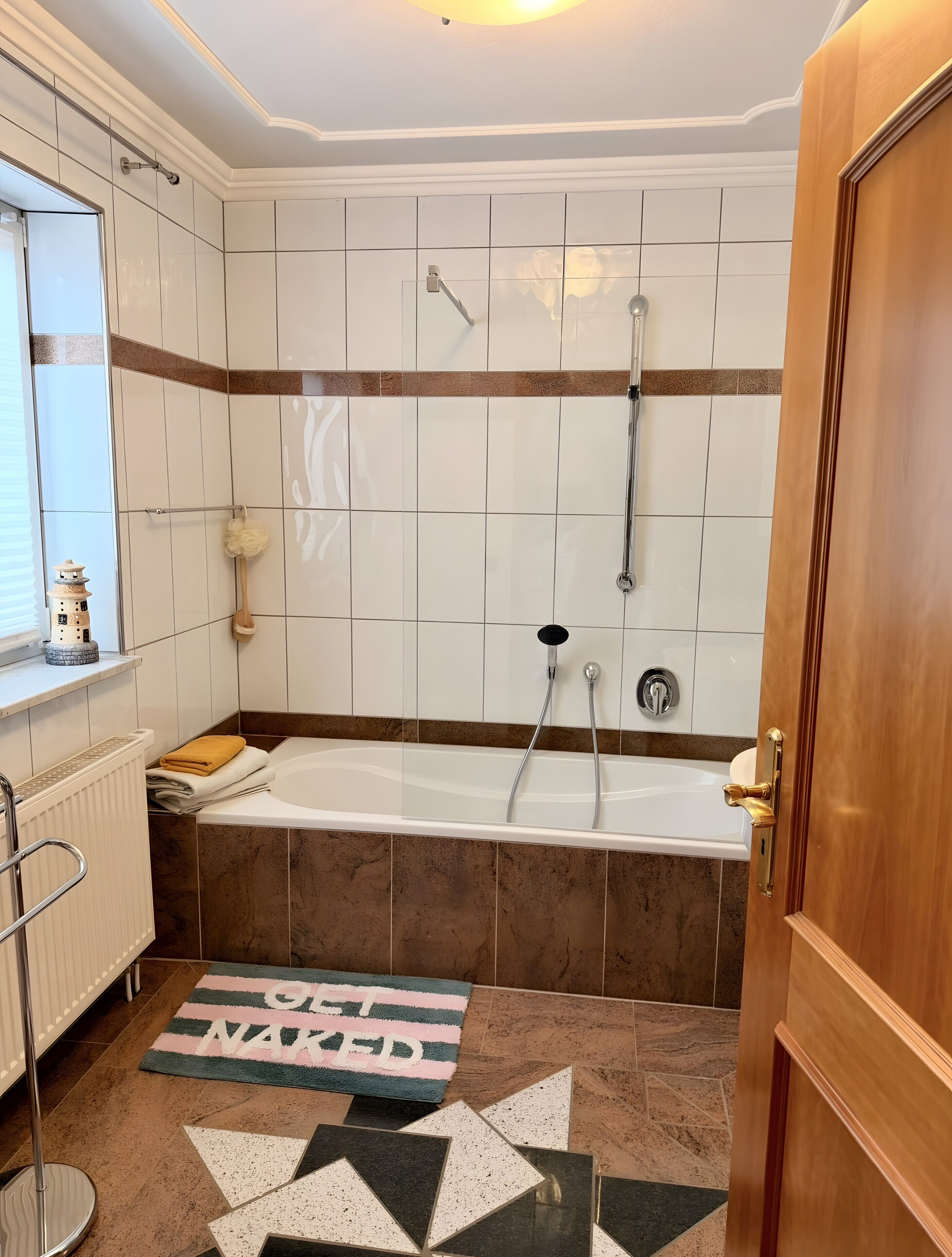 Douche, sèche-cheveux, serviettes fournies