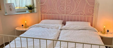 3 bedrooms, WiFi, bed sheets