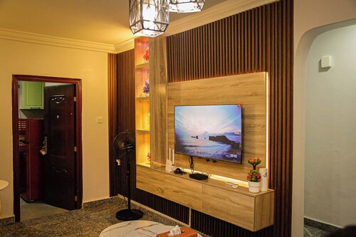 Elegant 2-Bedroom Bungalow in Prime Abuja Location with AC and WiFi Included