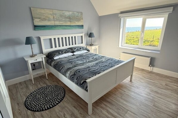 2 chambres, fer et planche à repasser, lit parapluie, Wi-Fi gratuit