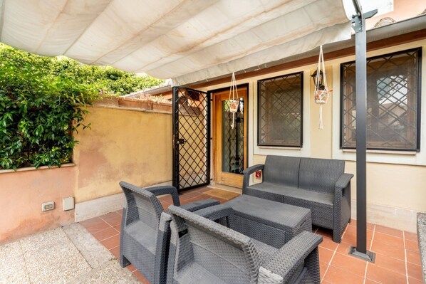 Terrace/patio - Suede Loft Retreat, Charm, Relax Private Parking (Rome)