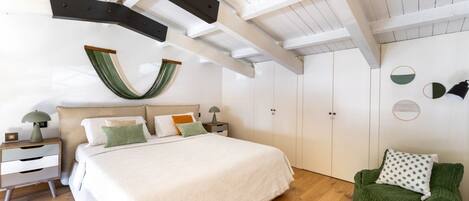 1 bedroom, iron/ironing board