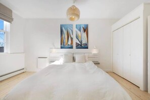 Unclassified image, 4 of 38, button