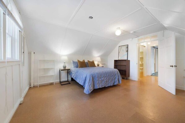 WiFi, bed sheets